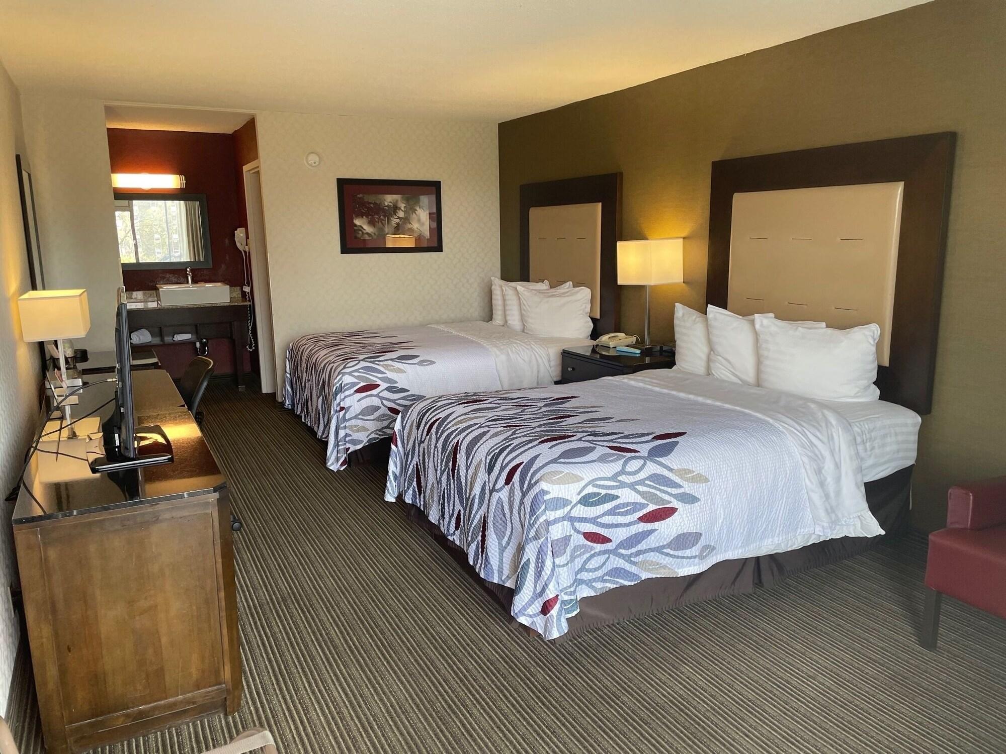Red Roof Inn & Suites Dekalb Extérieur photo