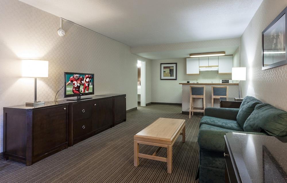 Red Roof Inn & Suites Dekalb Extérieur photo